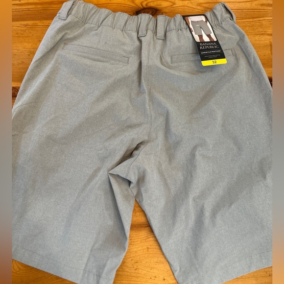 BANANA REPUBLIC
COMFORT FLAT FRONT SHORT
Stretch 32 - Picture 4 of 4